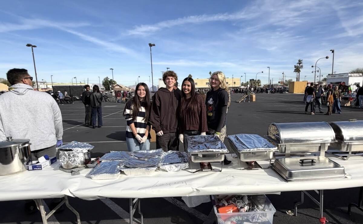 Youth volunteers ready to serve Thanksgiving meals